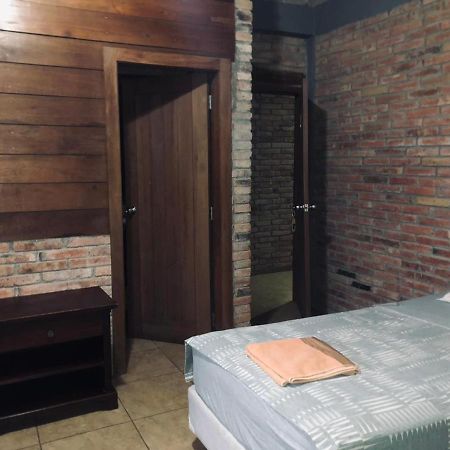 Tavarua Hotel Montañita Екстериор снимка