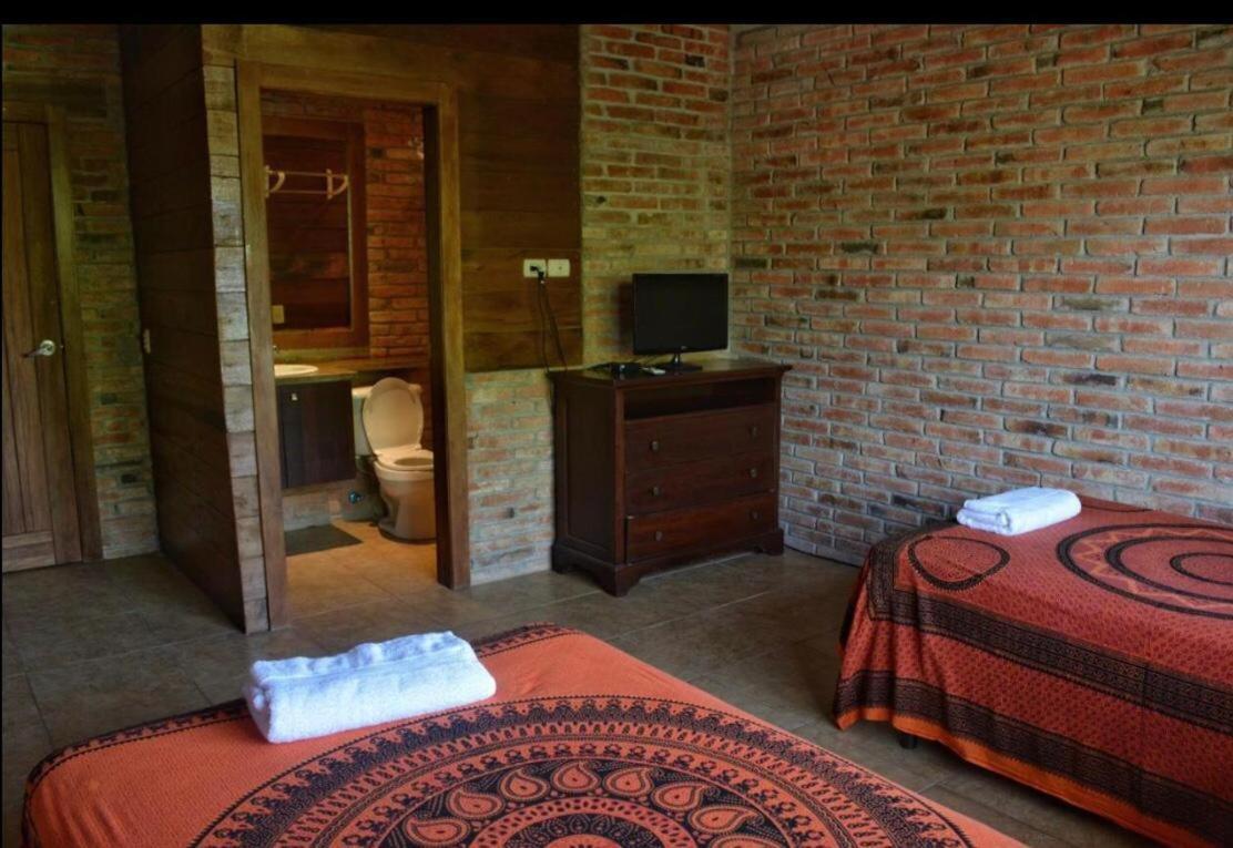 Tavarua Hotel Montañita Екстериор снимка