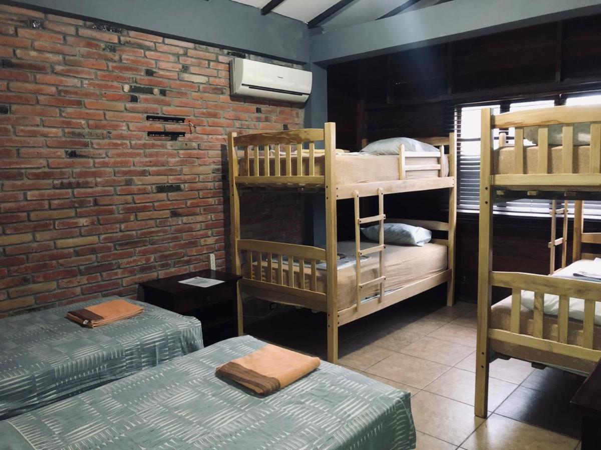 Tavarua Hotel Montañita Екстериор снимка