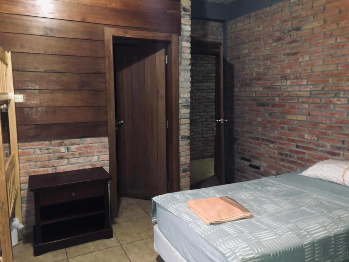 Tavarua Hotel Montañita Екстериор снимка