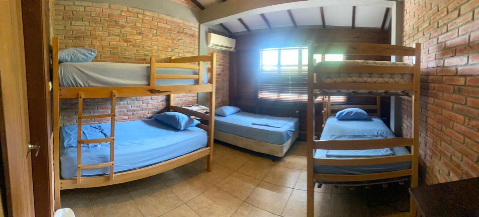 Tavarua Hotel Montañita Екстериор снимка